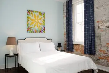 Bischoff Inn   Former 1870 Furniture Factory Now 5 Room Boutique