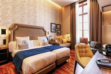 Boutique Hotel Cordial Plaza Mayor de Santa Ana