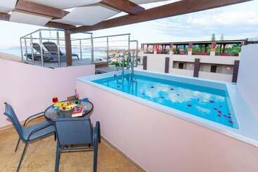 בית מלון כפרי Galini Sea View