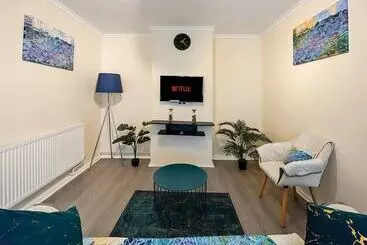 レジデンス Modern 3 Bed House In London Close To City Airport