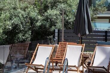 アパートホテル Bluemoments Naum Nikiana