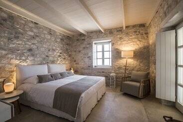 בית מלון כפרי Bassa Maina Villas & Suites