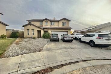 بنسيون Mirage Residential Rental