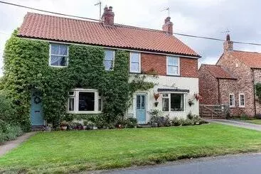 Mökkimajoitus The Cherries