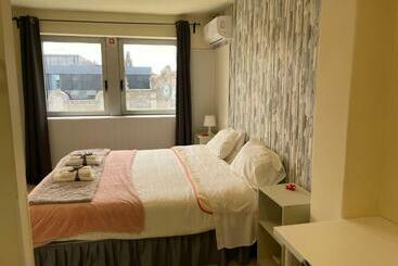 هاستل Liber Guest House