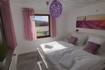 ベッドアンドブレックファースト D&b Staycation Resort