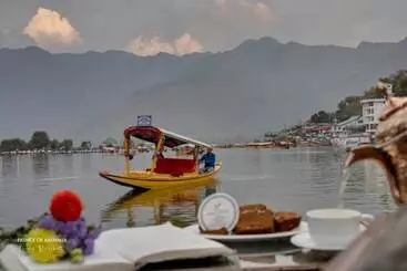 Prince Of Kashmir Luxury Houseboat