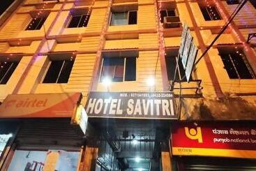 فندق Savitri