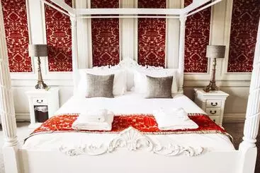 ホテル The Old Crown Coaching Inn