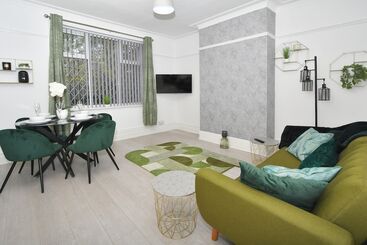 住所  Beautiful 3 Bed House By Ministays Stoke On Trent