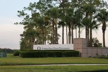 Landhus 2291 Granby Dr