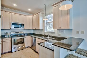 Kır Evi Coral By Avantstay Gorgeous Three Story Home W/ Two Balconies