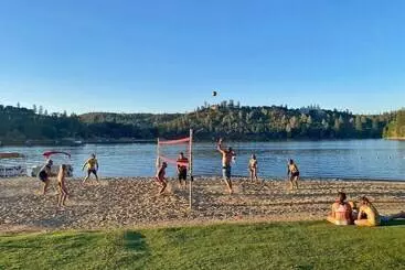 Mökkimajoitus Dos Pinos   Spacious Lakefront Cabin W/ Game Room By Yosemite Region Resorts