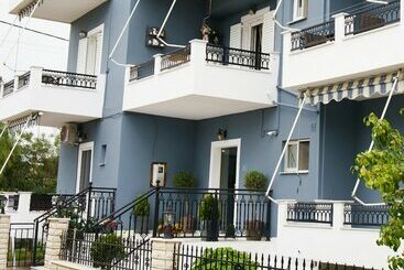 ホテル Mak Luxurys