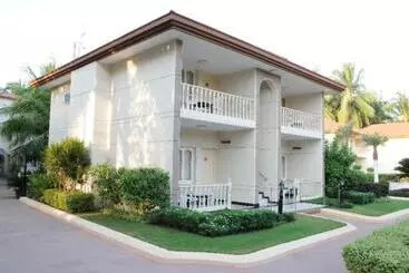 Hotelli Radhika Beach Resort & Spa Diu