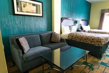 Otel Rivers Inn And Suites