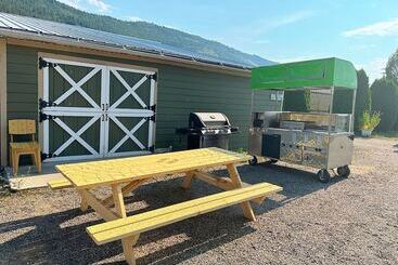 Landelijk hotel Utopia Feels Botanical Glampground And Micro Farm