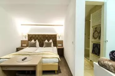 Отель Appartementhaus Chalet Sofie