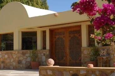 هتل International Hot Spring