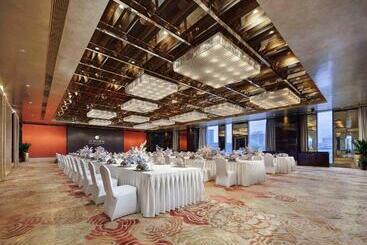 Sanding New Century Grand Hotel Yiwu