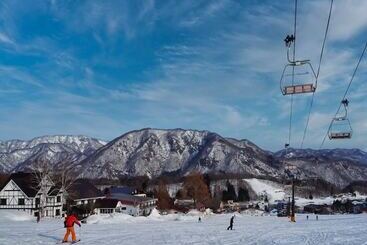 בית מלון כפרי Ski Inn Hakuba