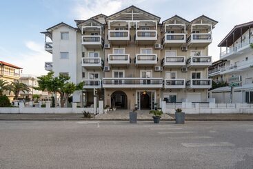 ホテル Comfort Zefyros