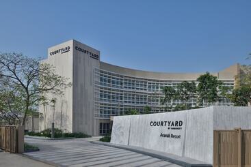 호텔 Courtyard By Marriott Aravali Resort