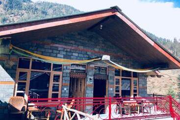 Hotell Goroomgo The Crazy Indian  Manali