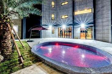 Seogwipo Moira Spa Pension