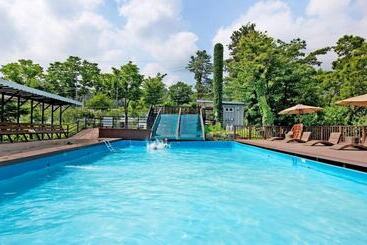 Pension Gapyeong Highmong Pet Friendly Kids Pool