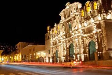 هتل Hostal Monumental