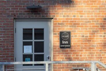 בית מלון כפרי The Mill Inn