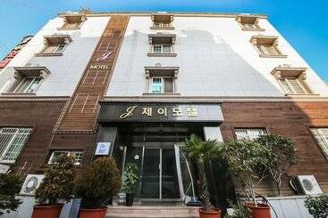 فندق على الطريق Suncheon J