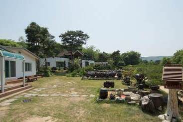 Anseong Songjiwon Pension