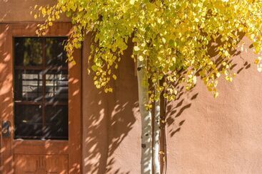 کلبه Carmel Elegant East Side Adobe With Kiva Fireplace, Walk To Canyon Rd And The Plaza