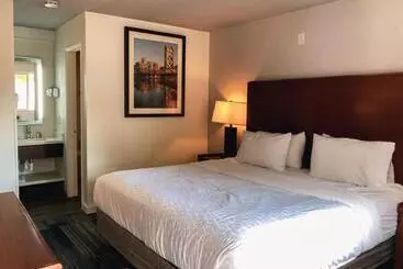 Hotelli Super 8 By Wyndham San Jose Airport