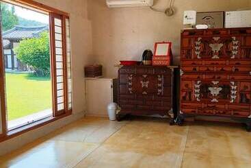 بنسيون Andong Hakbong Jongtaek