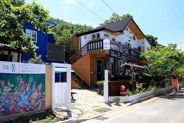 Pensió Jeonju Oraedoenmirae Guest House