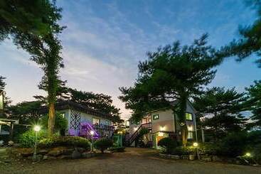 Taean Geuttaegeu Pension