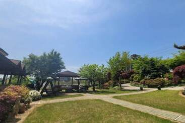 Taean Hannane Pension