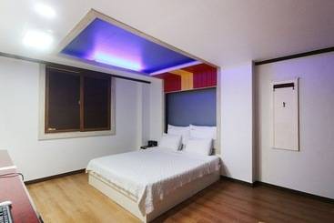 فندق على الطريق Geojedo Jangpyeong Passion