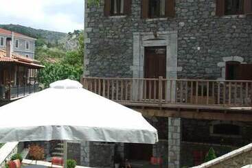 בית מלון כפרי Tsarbou Guesthouse