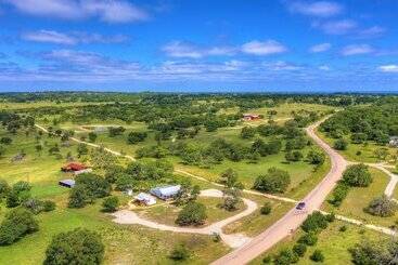 Luxurious Cottage On 3 Acre S In Fred Wine Country
