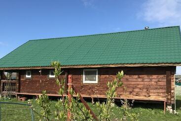 별장 White Goat Farm