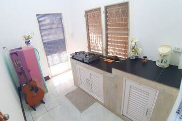 Pensão Mj House Stay With Guest And Host