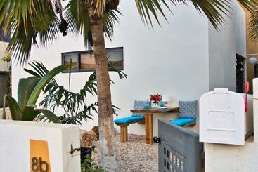 تختخواب و صبحانه Kas Chuchubi