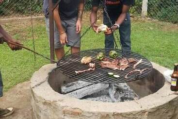 مبيت وإفطار The Maasai Homestay & Safaris