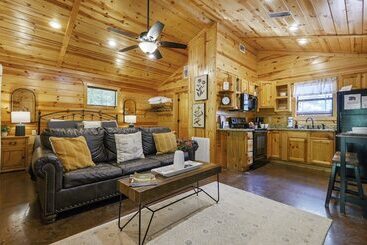 بيت ريفى Bout Time Cabin In The Wood With Free Wifi And Private Hot Tub By Redawning