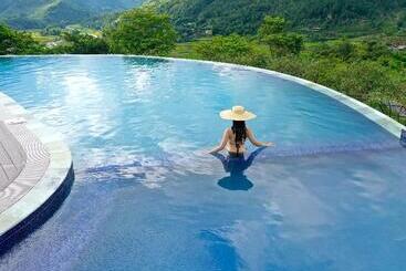 Le Champ Tu Le Resort Hot Spring & Spa