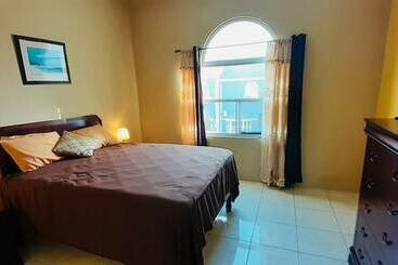 هتل آپارتمان Spring Palm Estate